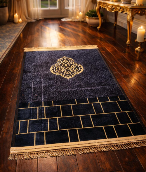 Kaaba Kiswa Prayer Mat – Premium Islamic Janamaz