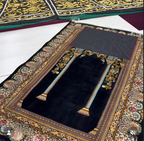 Kaaba Kiswa Prayer Mat – Premium Islamic Janamaz
